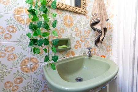 Casa à venda com 100m², 3 quartos e 2 vagas Casa à venda com 100m², 3 quartos e 2 vagasLavabo