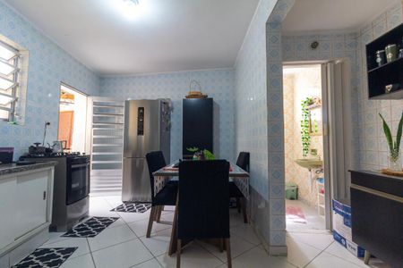 Casa à venda com 100m², 3 quartos e 2 vagas Casa à venda com 100m², 3 quartos e 2 vagasCozinha