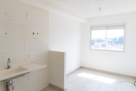 Sala/Cozinha de apartamento para alugar com 1 quarto, 29m² em Jardim Itacolomi, São Paulo