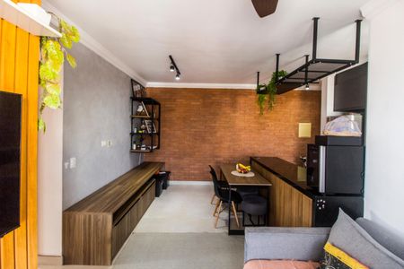 Sala  de apartamento à venda com 2 quartos, 60m² em Jardim Tupanci, Barueri