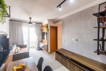 Sala  de apartamento à venda com 2 quartos, 60m² em Jardim Tupanci, Barueri