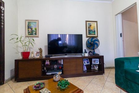 Casa à venda com 110m², 3 quartos e 2 vagas Casa à venda com 110m², 3 quartos e 2 vagasSala