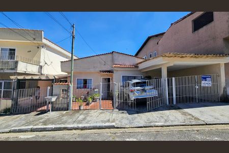 Casa à venda com 110m², 3 quartos e 2 vagas Casa à venda com 110m², 3 quartos e 2 vagasFachada