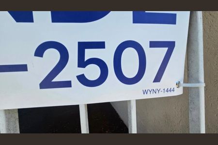 Casa à venda com 110m², 3 quartos e 2 vagas Casa à venda com 110m², 3 quartos e 2 vagasFachada-plaquinha