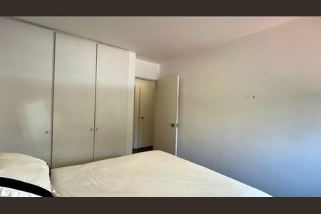Apartamento à venda com 104m², 3 quartos e 1 vagaQuarto 2