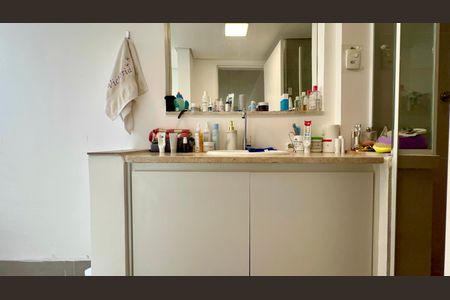 Apartamento à venda com 104m², 3 quartos e 1 vagaBanheiro da Suíte