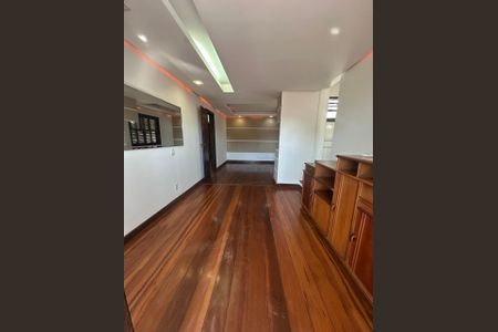 Casa de Condomínio para alugar com 3 quartos, 380m² em Rio do Ouro, São Gonçalo