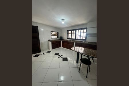 Casa de Condomínio para alugar com 3 quartos, 380m² em Rio do Ouro, São Gonçalo