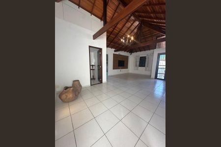 Casa de Condomínio para alugar com 3 quartos, 380m² em Rio do Ouro, São Gonçalo