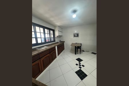 Casa de Condomínio para alugar com 3 quartos, 380m² em Rio do Ouro, São Gonçalo