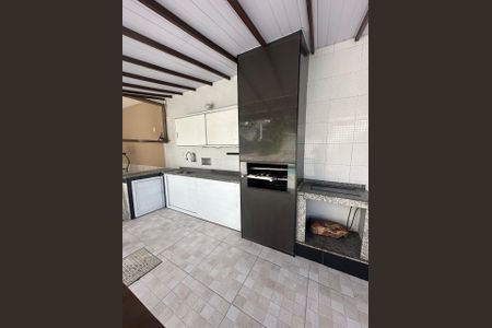 Casa de Condomínio para alugar com 3 quartos, 380m² em Rio do Ouro, São Gonçalo