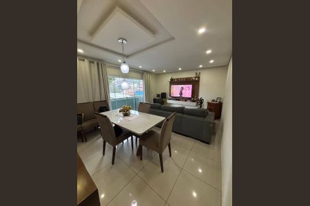 Casa à venda com 3 quartos, 270m² em Parque João Ramalho, Santo André