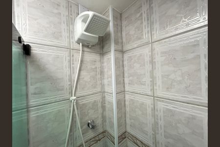 Apartamento para alugar com 70m², 2 quartos e 1 vagaChuveiro do Banheiro da Suíte