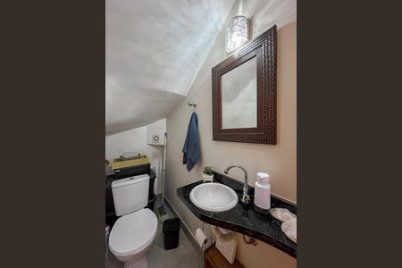 Casa à venda com 110m², 3 quartos e 2 vagasLavabo