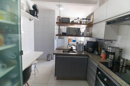 Apartamento à venda com 80m², 2 quartos e sem vagaCozinha e Área de Serviço
