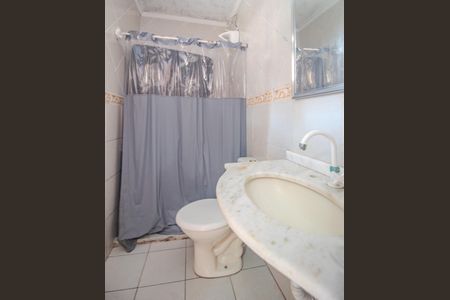 Casa de condomínio para alugar com 99m², 3 quartos e 1 vaga Casa de condomínio para alugar com 99m², 3 quartos e 1 vagaBanheiro da Suíte