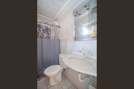 Casa de condomínio para alugar com 99m², 3 quartos e 1 vaga Casa de condomínio para alugar com 99m², 3 quartos e 1 vagaBanheiro da Suíte