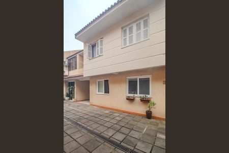 Casa de condomínio para alugar com 99m², 3 quartos e 1 vaga Casa de condomínio para alugar com 99m², 3 quartos e 1 vagaFachada