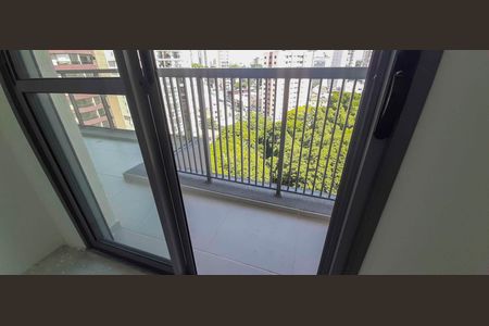 Apartamento à venda com 83m², 3 quartos e 2 vagasSacada do Quarto 2