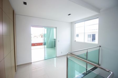 Apartamento à venda com 177m², 3 quartos e 2 vagas Apartamento à venda com 177m², 3 quartos e 2 vagasCozinha e Área de Serviço