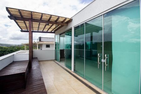 Apartamento à venda com 177m², 3 quartos e 2 vagas Apartamento à venda com 177m², 3 quartos e 2 vagasCobertura