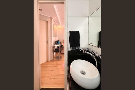 Apartamento à venda com 44m², 2 quartos e 1 vagaBanheiro Social