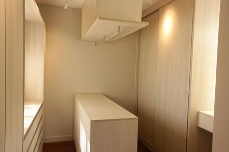 Apartamento para alugar com 111m², 2 quartos e 2 vagasCloset da suíte
