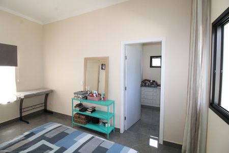 Casa de condomínio para alugar com 230m², 3 quartos e 4 vagasSuíte 3