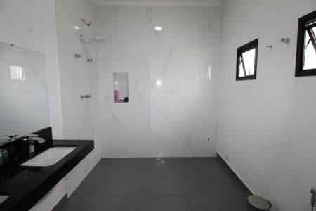 Casa de condomínio para alugar com 230m², 3 quartos e 4 vagasBanheiro da Suíte 3