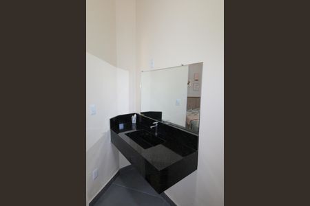 Casa de condomínio para alugar com 230m², 3 quartos e 4 vagasBanheiro da Suíte 1