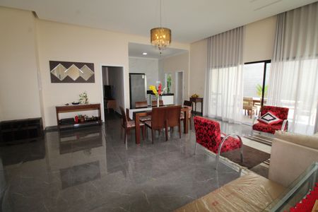 Casa de condomínio para alugar com 230m², 3 quartos e 4 vagasSala 1