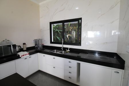 Casa de condomínio para alugar com 230m², 3 quartos e 4 vagasCozinha