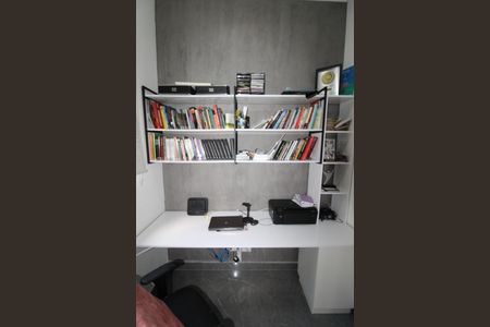 Casa de condomínio para alugar com 230m², 3 quartos e 4 vagasEscritório