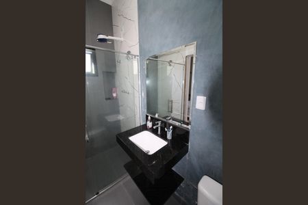 Casa de condomínio para alugar com 230m², 3 quartos e 4 vagasBanheiro da Suíte 2