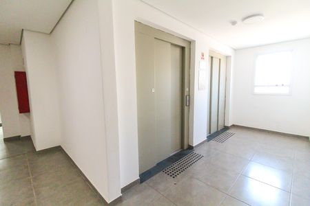 Apartamento para alugar com 44m², 2 quartos e 1 vagaHall