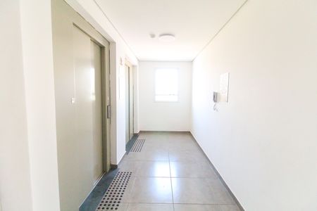 Apartamento para alugar com 44m², 2 quartos e 1 vagaHall
