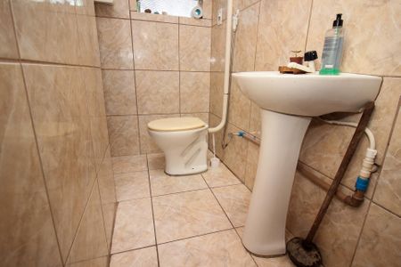 Banheiro da Suíte de casa à venda com 3 quartos, 110m² em Cascata, Porto Alegre