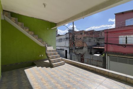 Casa à venda com 128m², 3 quartos e 2 vagas Casa à venda com 128m², 3 quartos e 2 vagasVaranda
