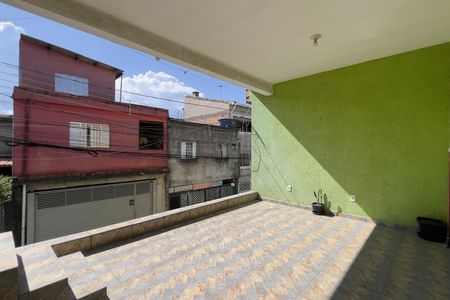 Casa à venda com 128m², 3 quartos e 2 vagas Casa à venda com 128m², 3 quartos e 2 vagasVaranda