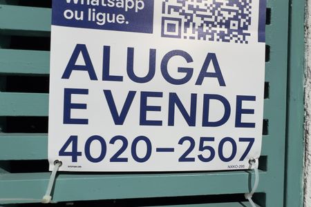 Casa à venda com 128m², 3 quartos e 2 vagas Casa à venda com 128m², 3 quartos e 2 vagasNXKO-295