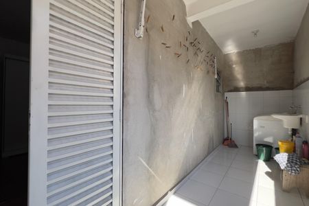Casa à venda com 128m², 3 quartos e 2 vagas Casa à venda com 128m², 3 quartos e 2 vagasÁrea de Serviço