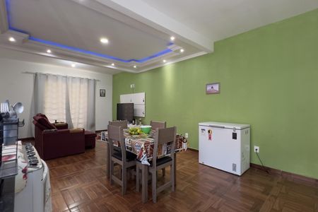 Casa à venda com 128m², 3 quartos e 2 vagas Casa à venda com 128m², 3 quartos e 2 vagasCozinha 1