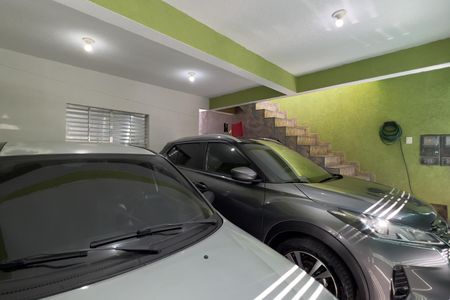 Casa à venda com 128m², 3 quartos e 2 vagas Casa à venda com 128m², 3 quartos e 2 vagasGaragem