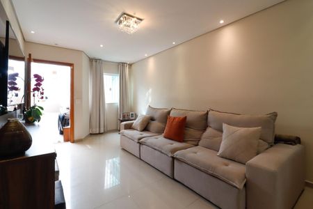 Casa para alugar com 120m², 3 quartos e 2 vagas Casa para alugar com 120m², 3 quartos e 2 vagasSala