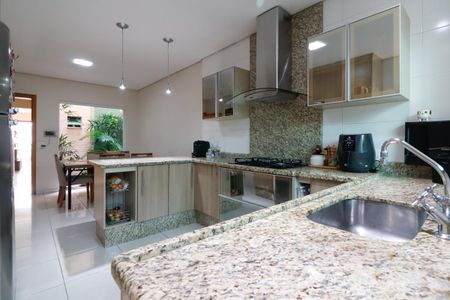 Casa para alugar com 120m², 3 quartos e 2 vagas Casa para alugar com 120m², 3 quartos e 2 vagasCozinha