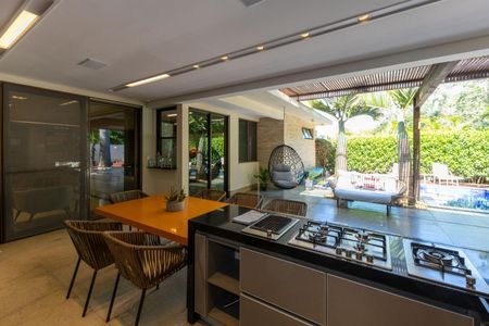 Casa de condomínio à venda com 328m², 4 quartos e 2 vagasÁrea Gourmet