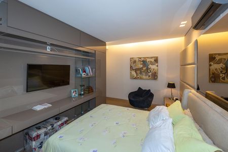 Casa de condomínio à venda com 328m², 4 quartos e 2 vagasSuíte 4