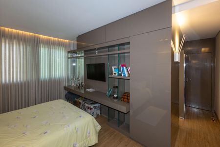 Casa de condomínio à venda com 328m², 4 quartos e 2 vagasSuíte 4