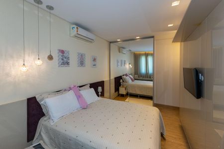 Casa de condomínio à venda com 328m², 4 quartos e 2 vagasSuíte 3