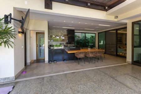 Casa de condomínio à venda com 328m², 4 quartos e 2 vagasÁrea Gourmet